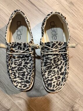 Hey Dude Leopard Canvas Slip-On Loafers - Black & Cream women’s 11